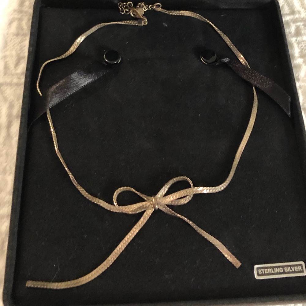 Vintage sterling silver bow necklace